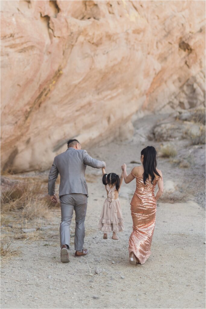 Desert Family Portraits at Vasquez Rocks » Sun & Sparrow // Southern