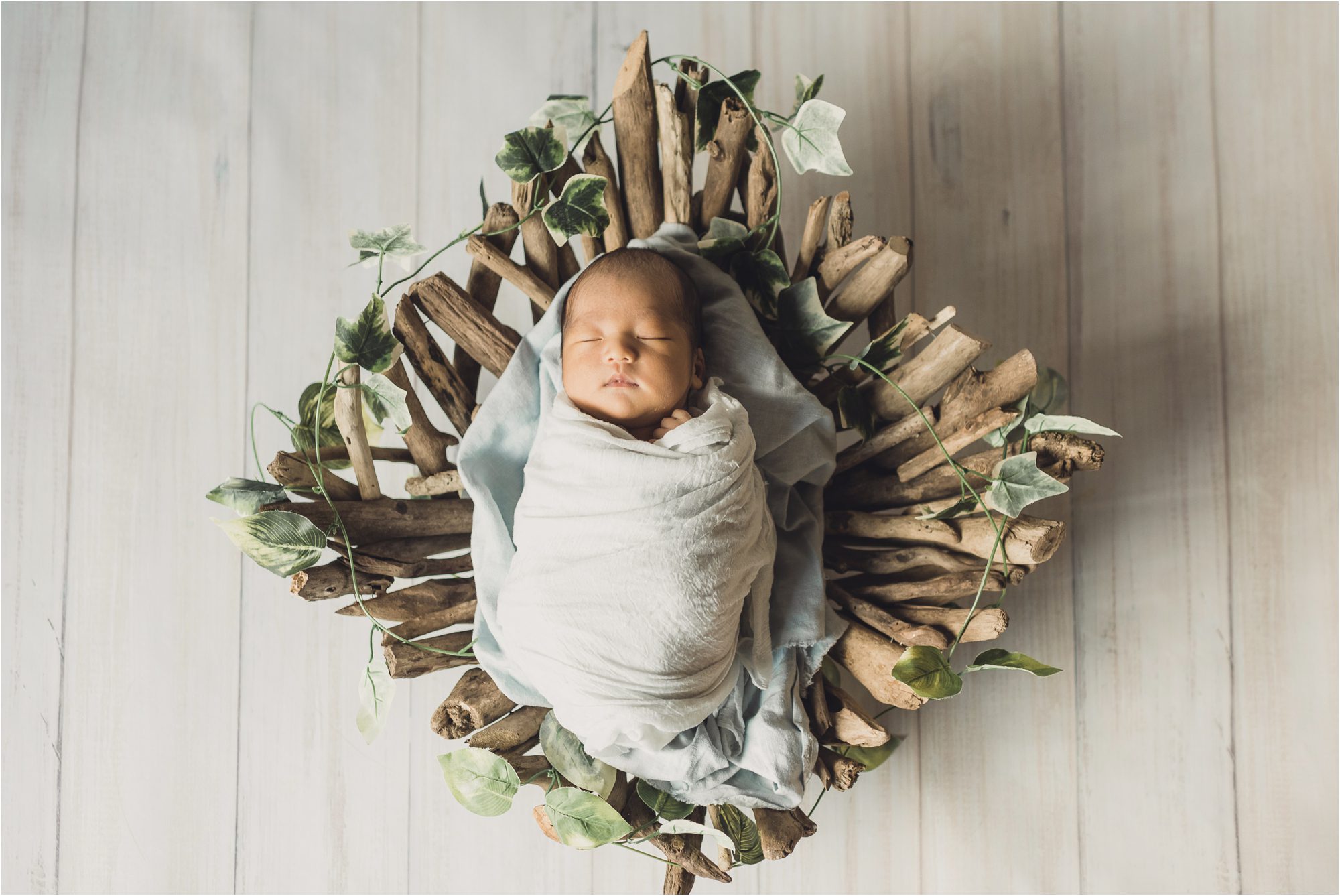 light and airy newborn pictures in LA 0002