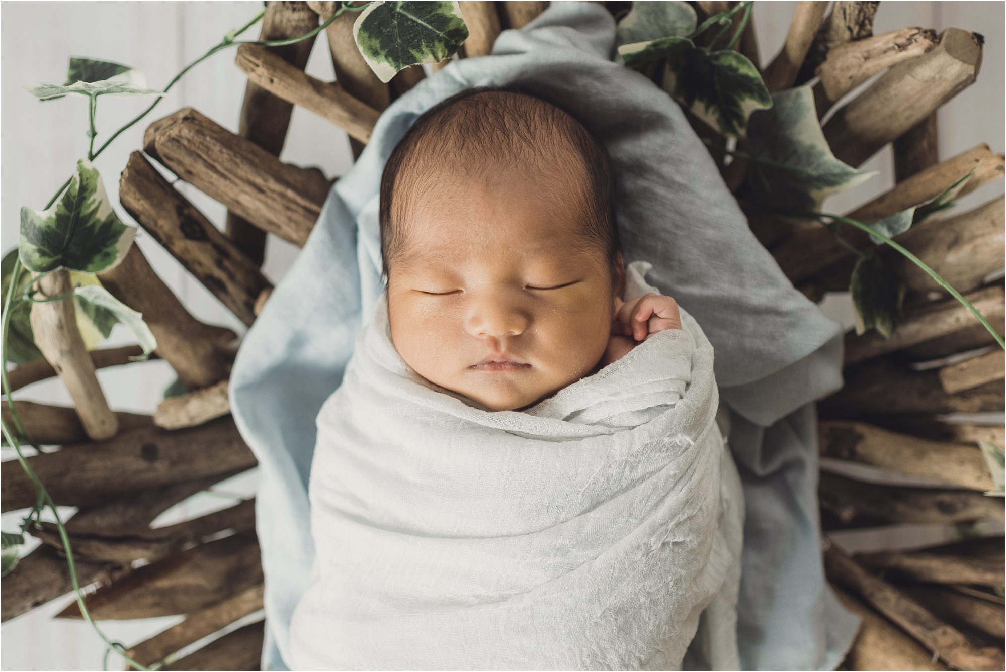 light and airy newborn pictures in LA 0003