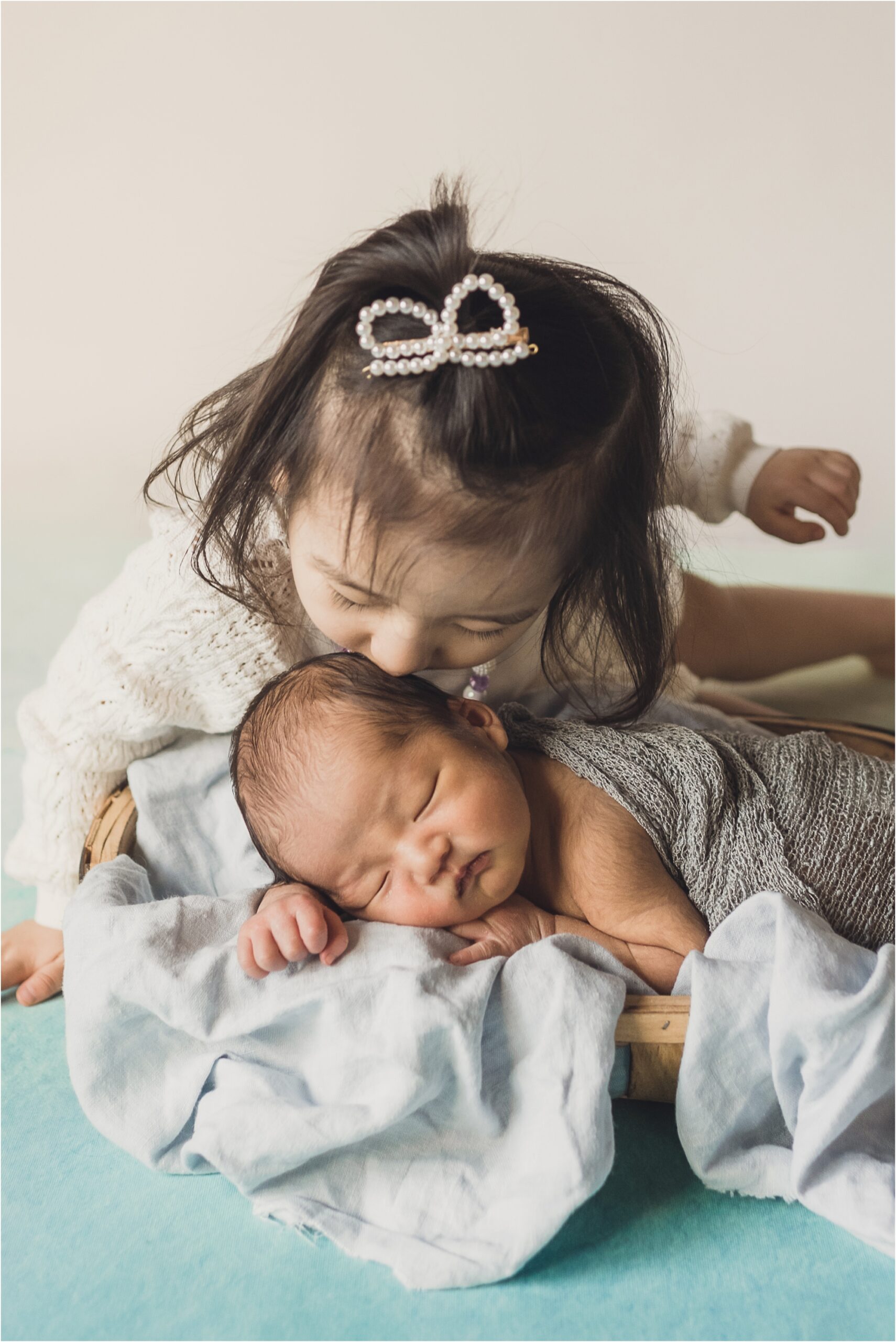light and airy newborn pictures in LA 0014 scaled
